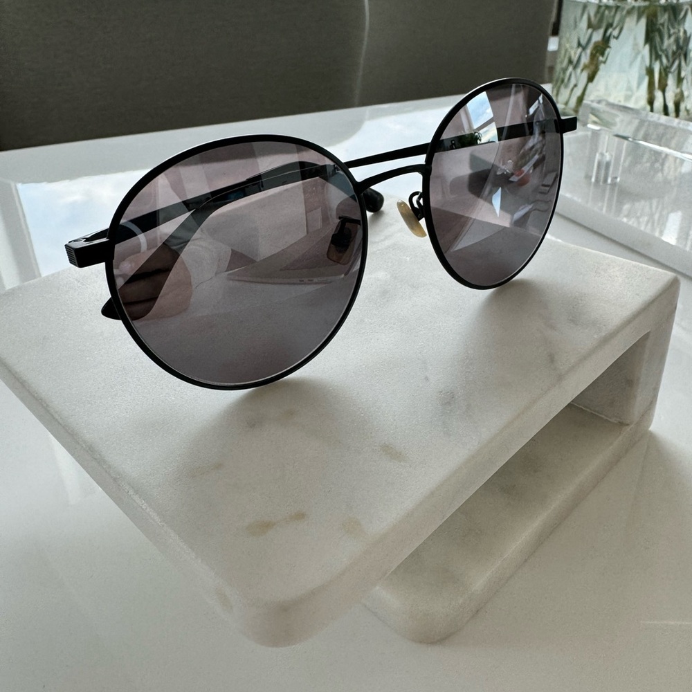 YSL Woman’s sunglasses with case